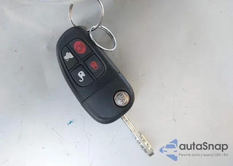 2007 Jaguar Xj8 from USA, damaged, VIN SAJWA71B17SH12746